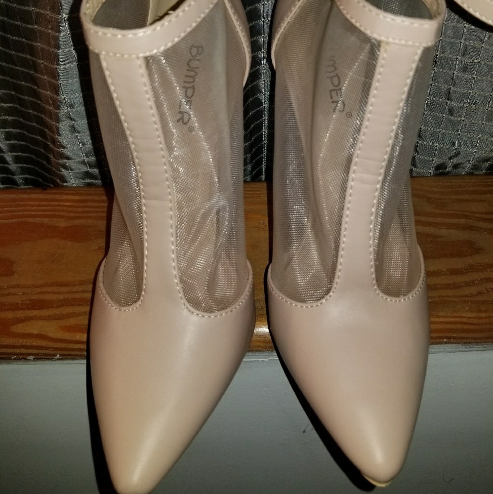 Pumps - Picture 2 of 3